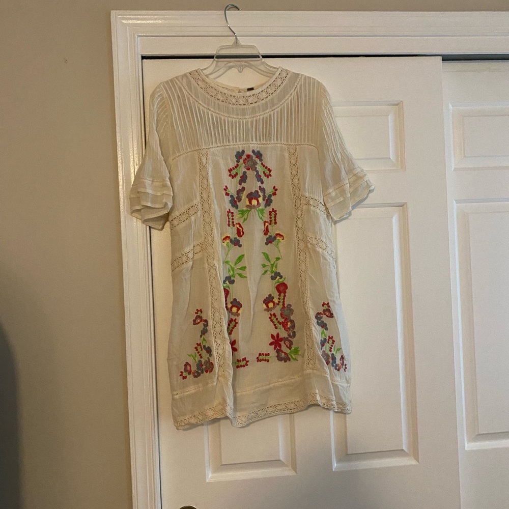 Free People Embroidered Cream Tunic Top, Size Small, 100% Cotton